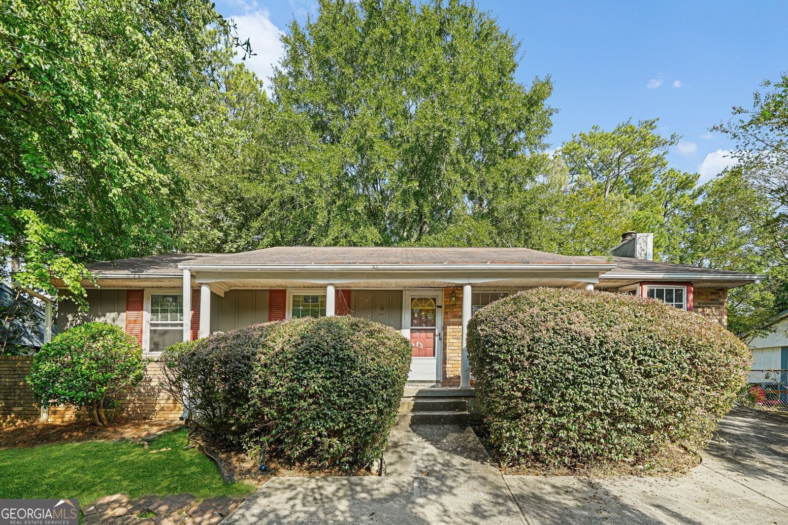2511 Spring Drive Smyrna - main photo