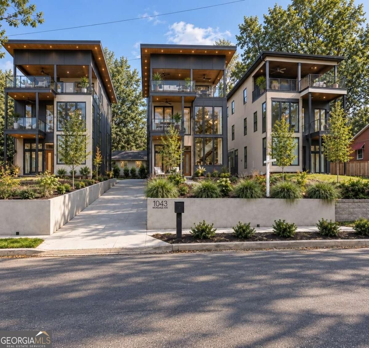 1043 Avondale Avenue Atlanta - main photo