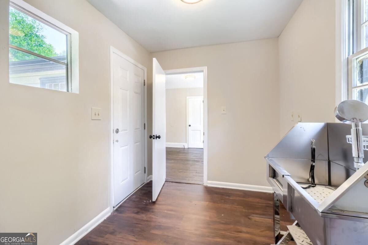 396 Forrest Ridge Drive Atlanta - Photo 8