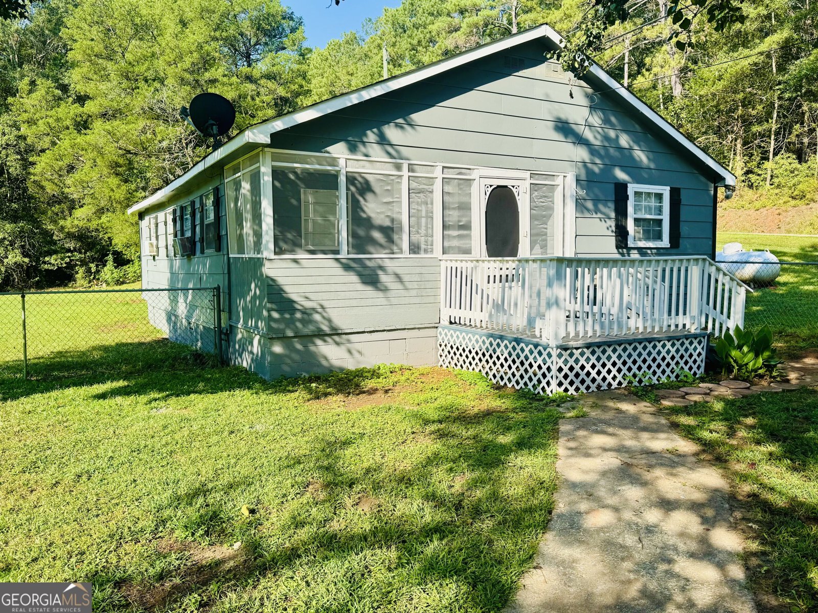 482 Pine Lake Drive West Point - main photo