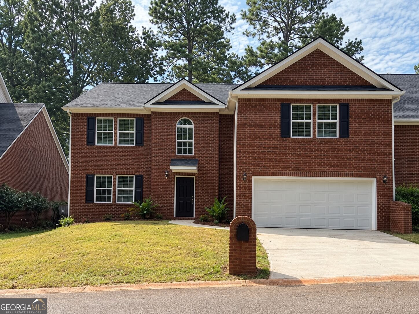 120 Hampton Way Macon - main photo