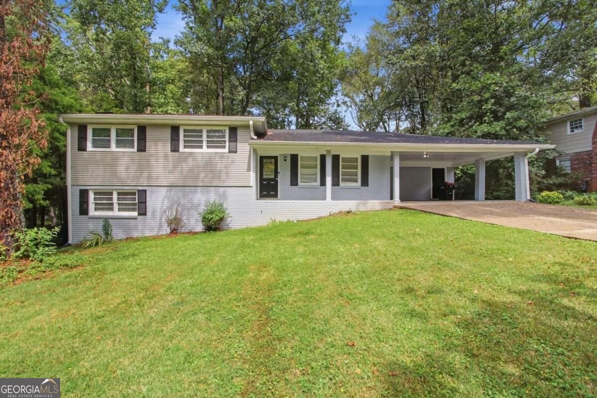 7280 Hollyhock Drive Douglasville - main photo