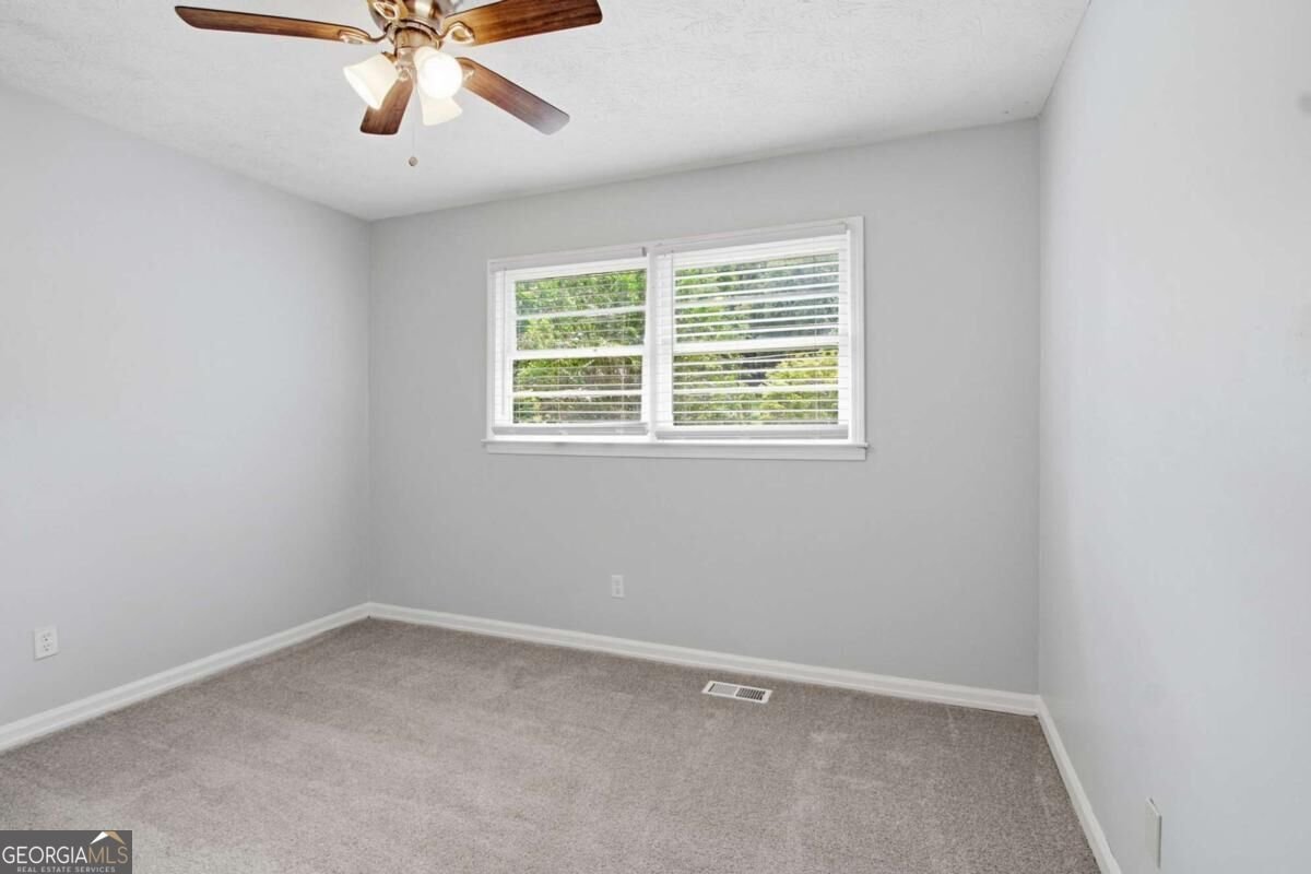 7280 Hollyhock Drive Douglasville - Photo 10