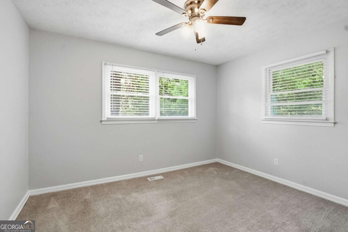 7280 Hollyhock Drive Douglasville - Photo 12