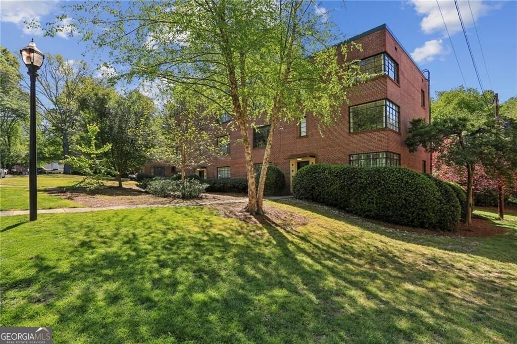 1391 Normandy Drive Atlanta - main photo