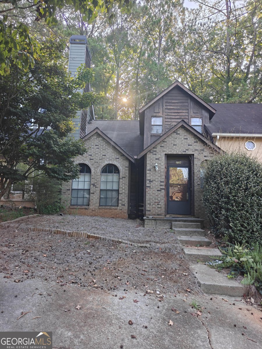 887 Brandy Oaks Lane Stone Mountain - main photo
