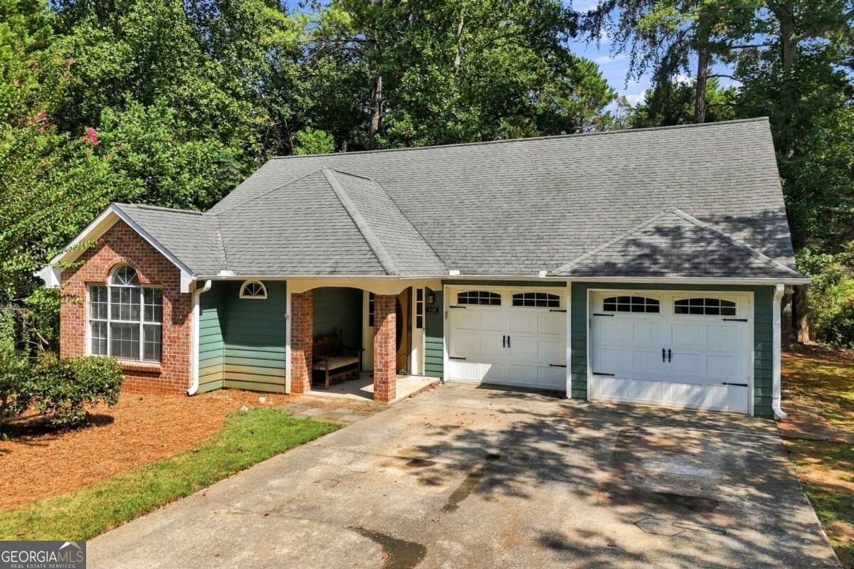 410 Rose Creek Place Woodstock - main photo
