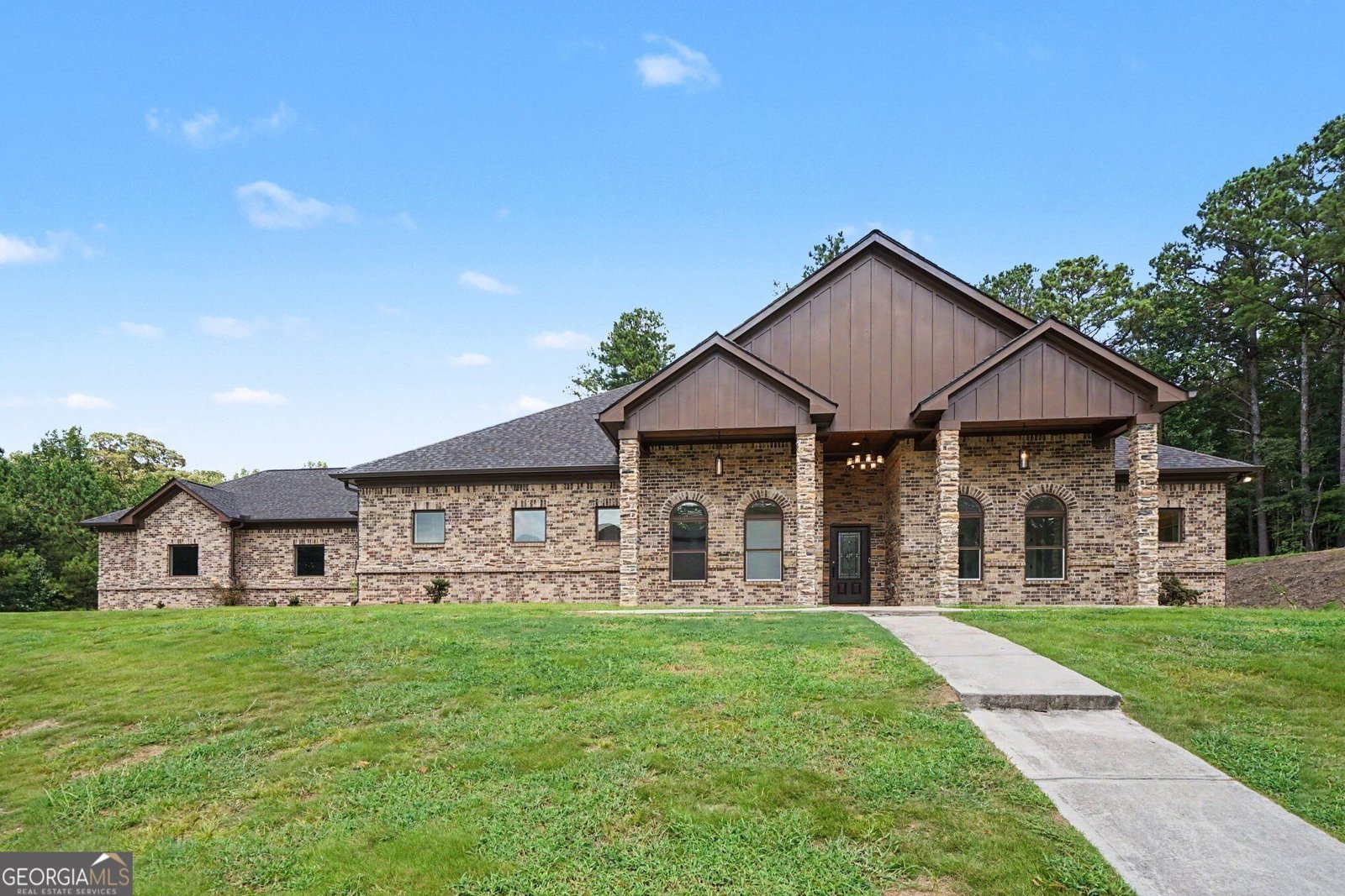 1470 Anderson Valley Drive Snellville - main photo