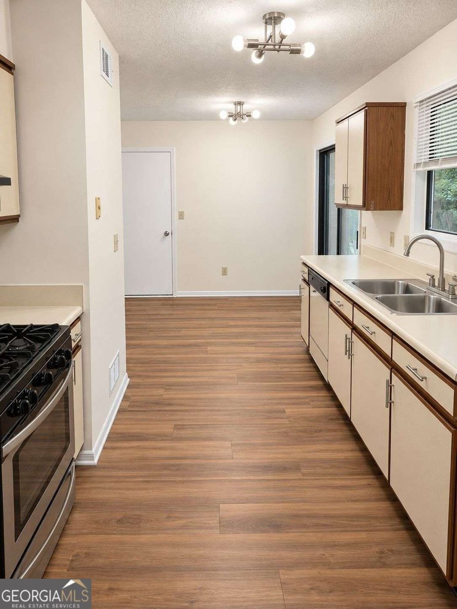 5459 Farmview Close Stone Mountain - Photo 11