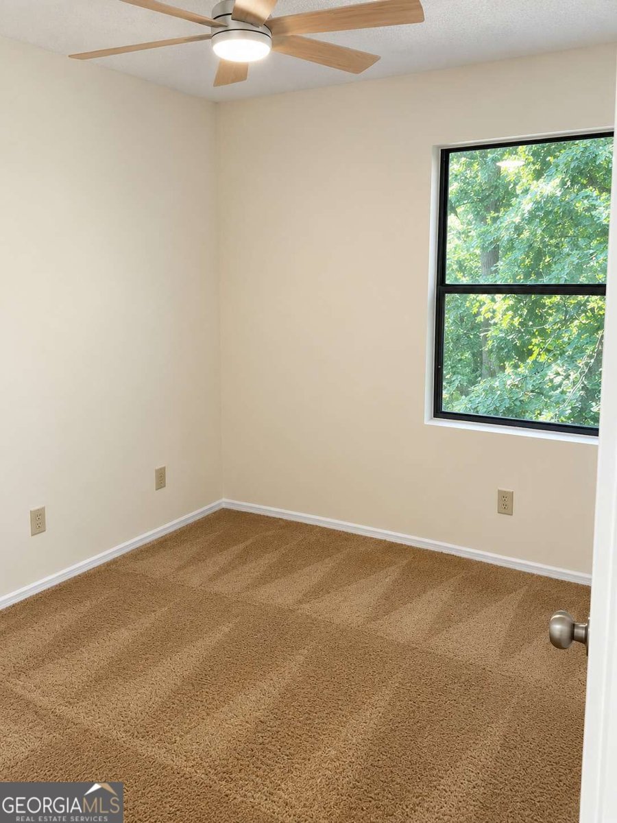 5459 Farmview Close Stone Mountain - Photo 17
