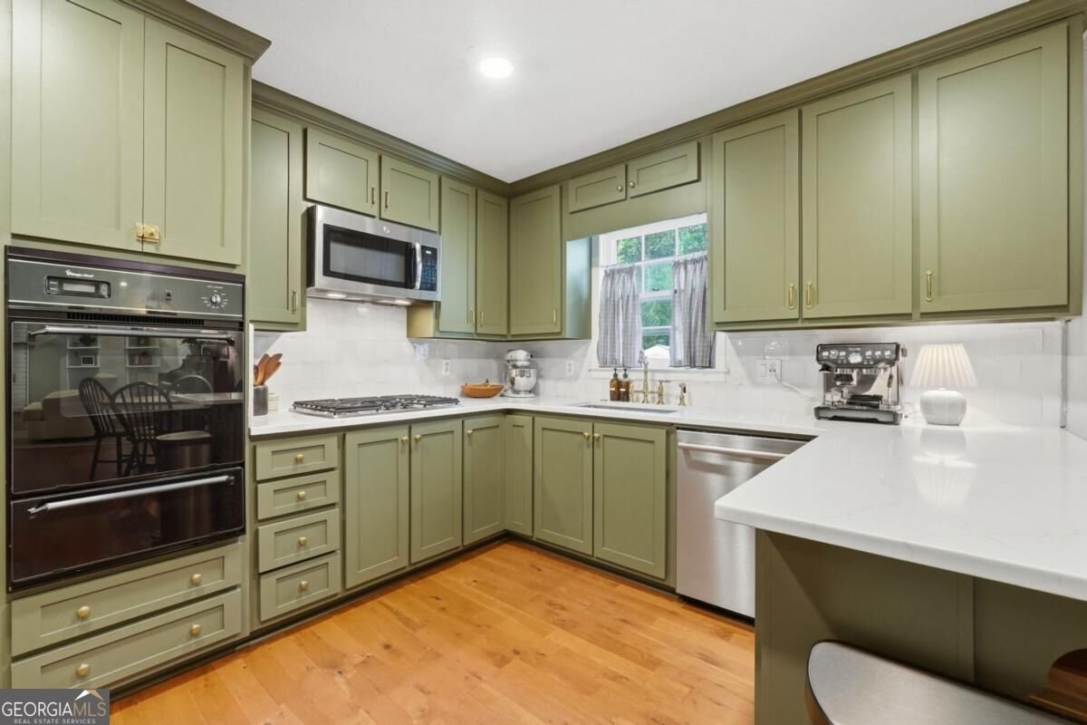 218 King Arthur Drive Woodstock - Photo 14