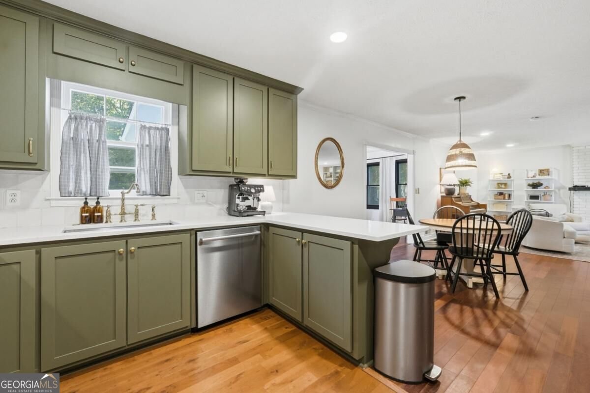 218 King Arthur Drive Woodstock - Photo 15