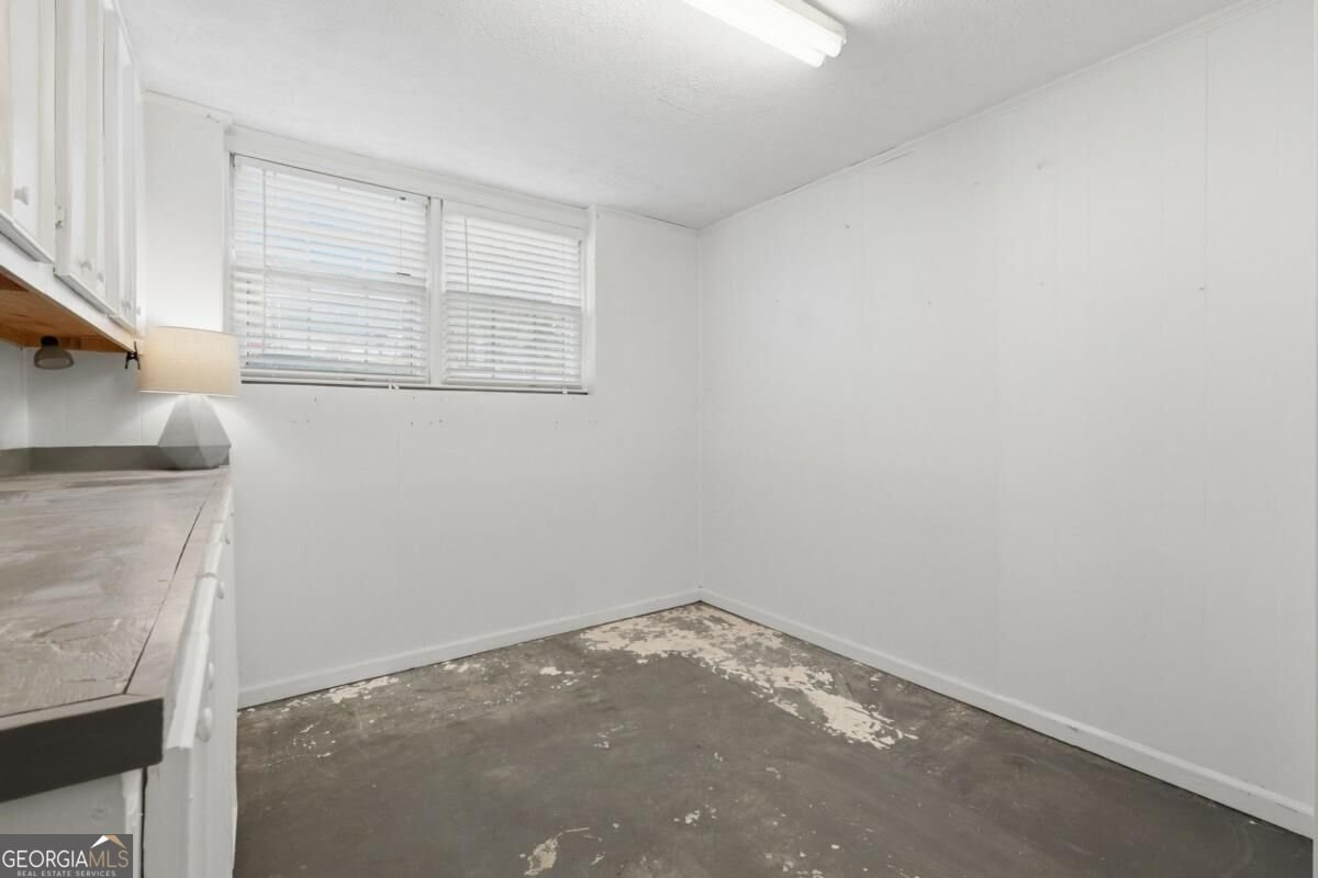 218 King Arthur Drive Woodstock - Photo 32