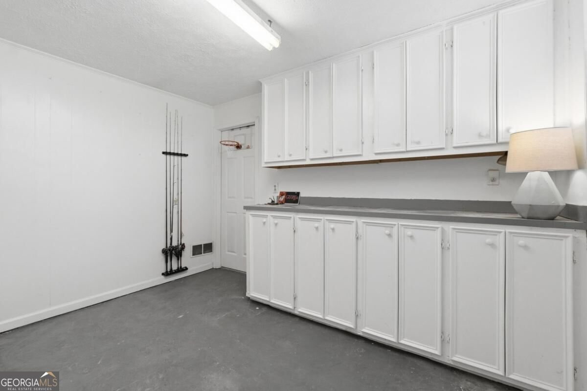218 King Arthur Drive Woodstock - Photo 33