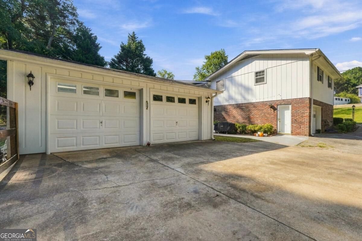 218 King Arthur Drive Woodstock - Photo 44