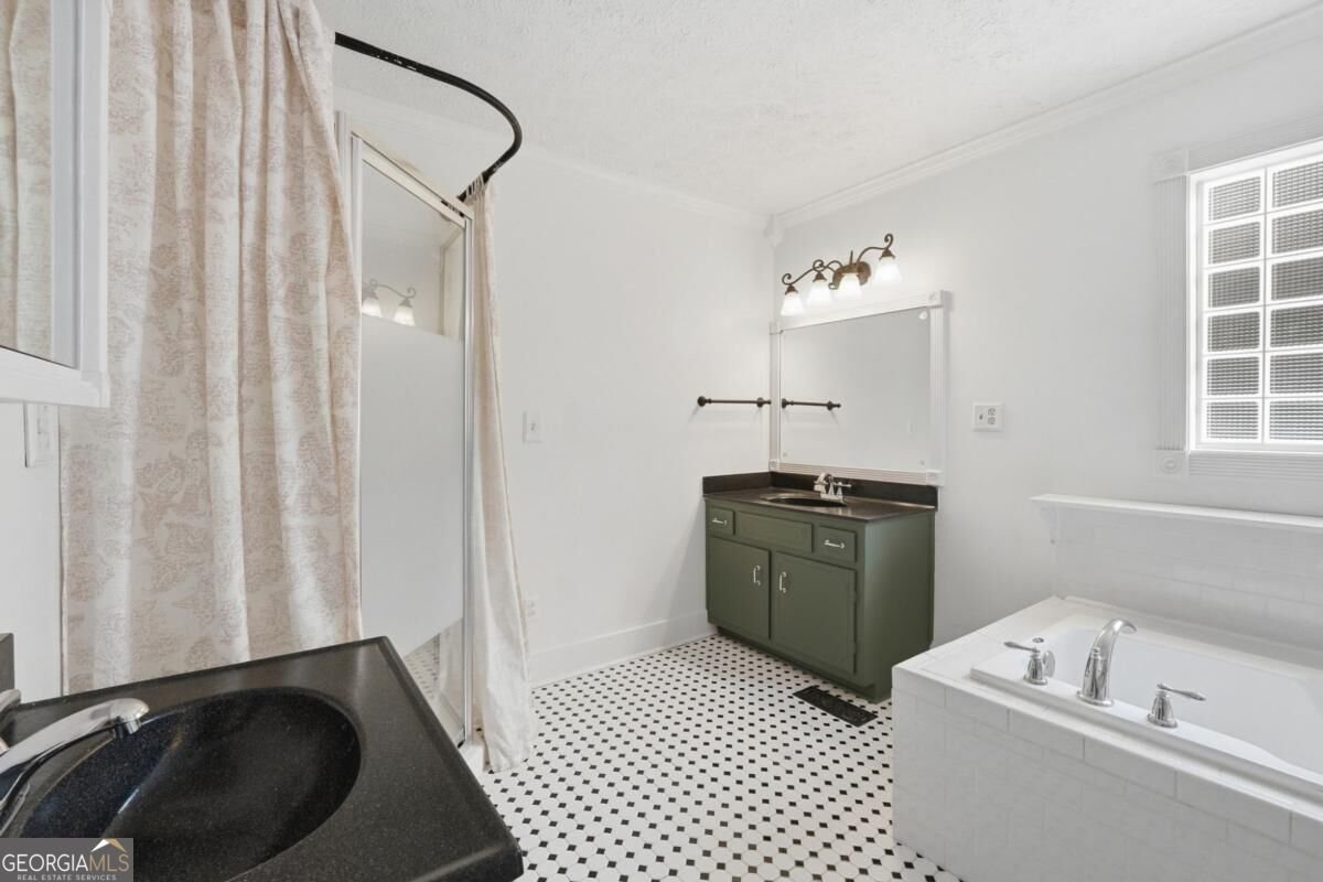 218 King Arthur Drive Woodstock - Photo 6