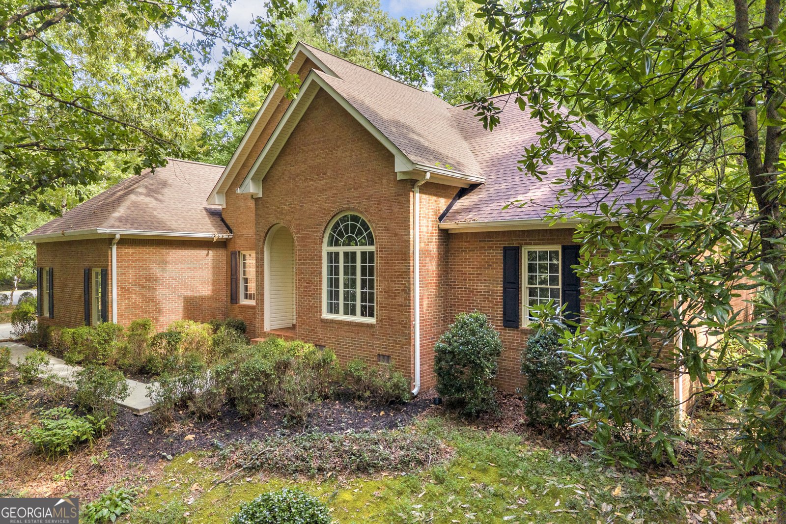 122 Grand Oaks Drive Clarkesville - main photo