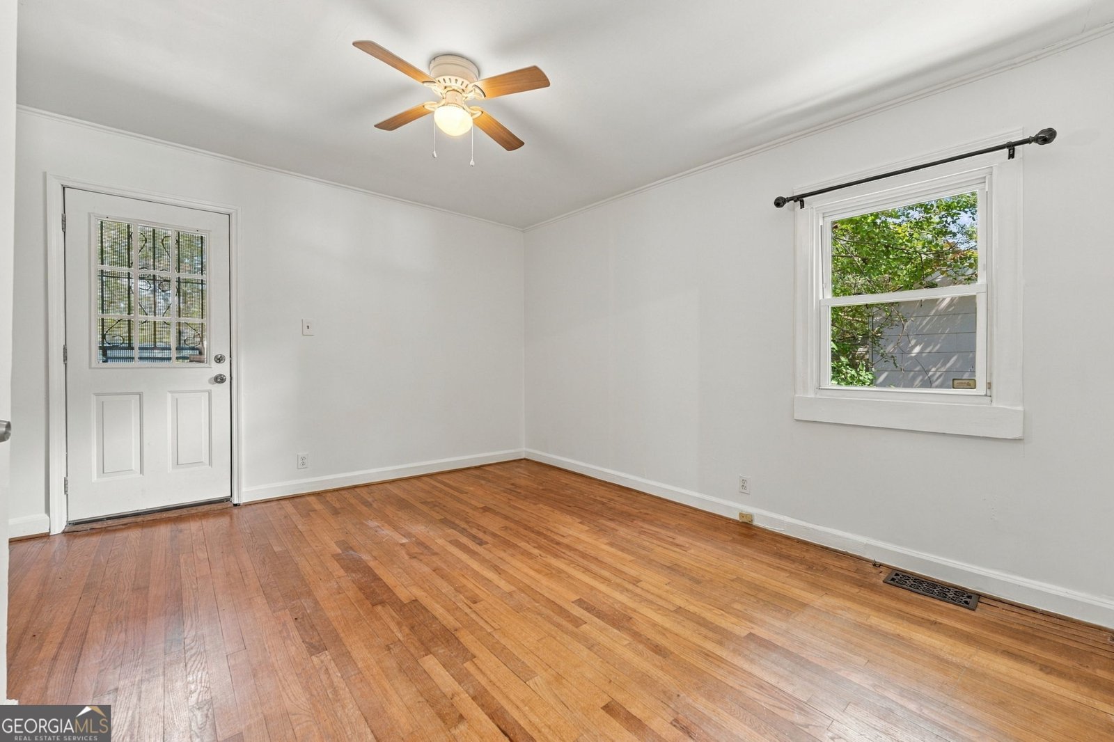 1666 May Avenue Atlanta - Photo 16
