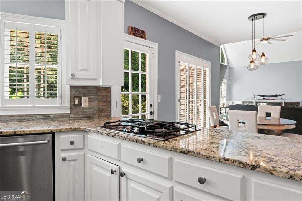 5502 Oakwood Drive Stone Mountain - Photo 12