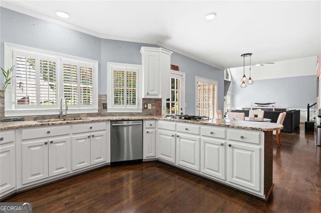5502 Oakwood Drive Stone Mountain - Photo 13