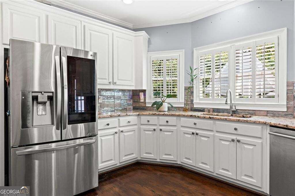 5502 Oakwood Drive Stone Mountain - Photo 9