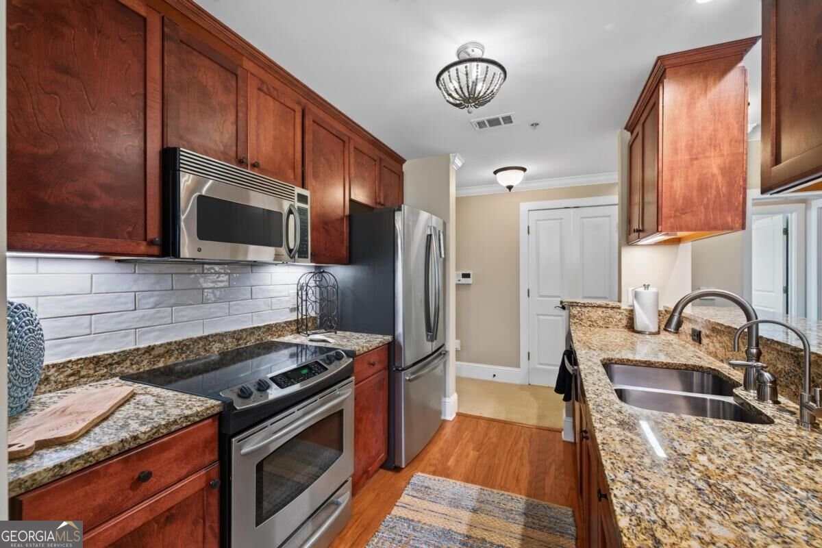 1020 F Creekside Greensboro - Photo 17