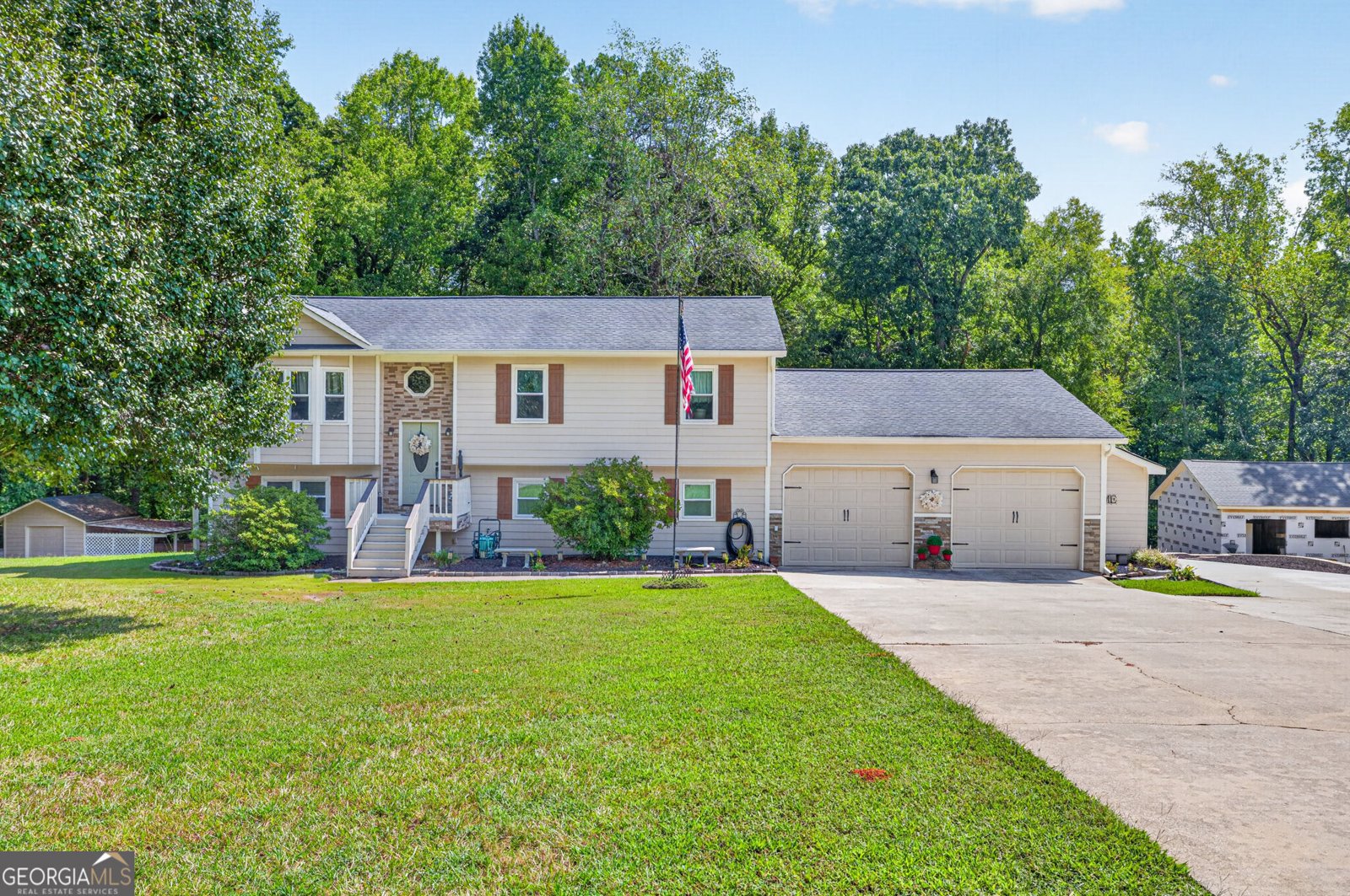 2475 Azalea Drive Loganville - main photo