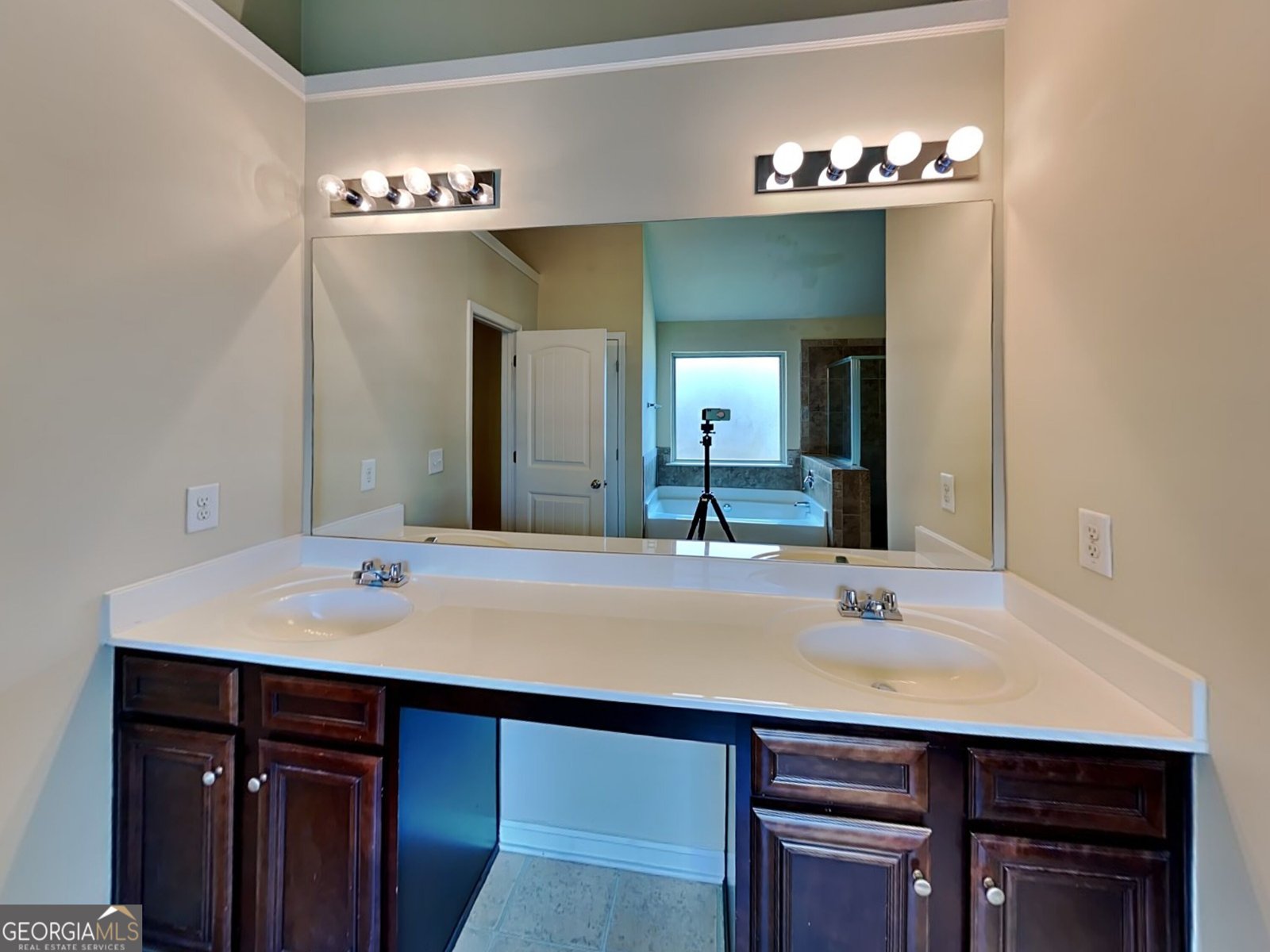 759 Rolling Downs Drive Loganville - Photo 10