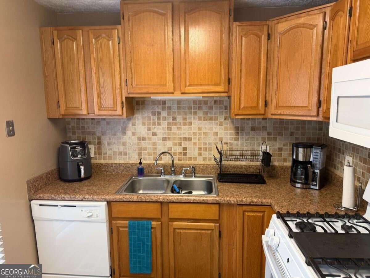 909 Forest Pointe Way Jonesboro - Photo 8