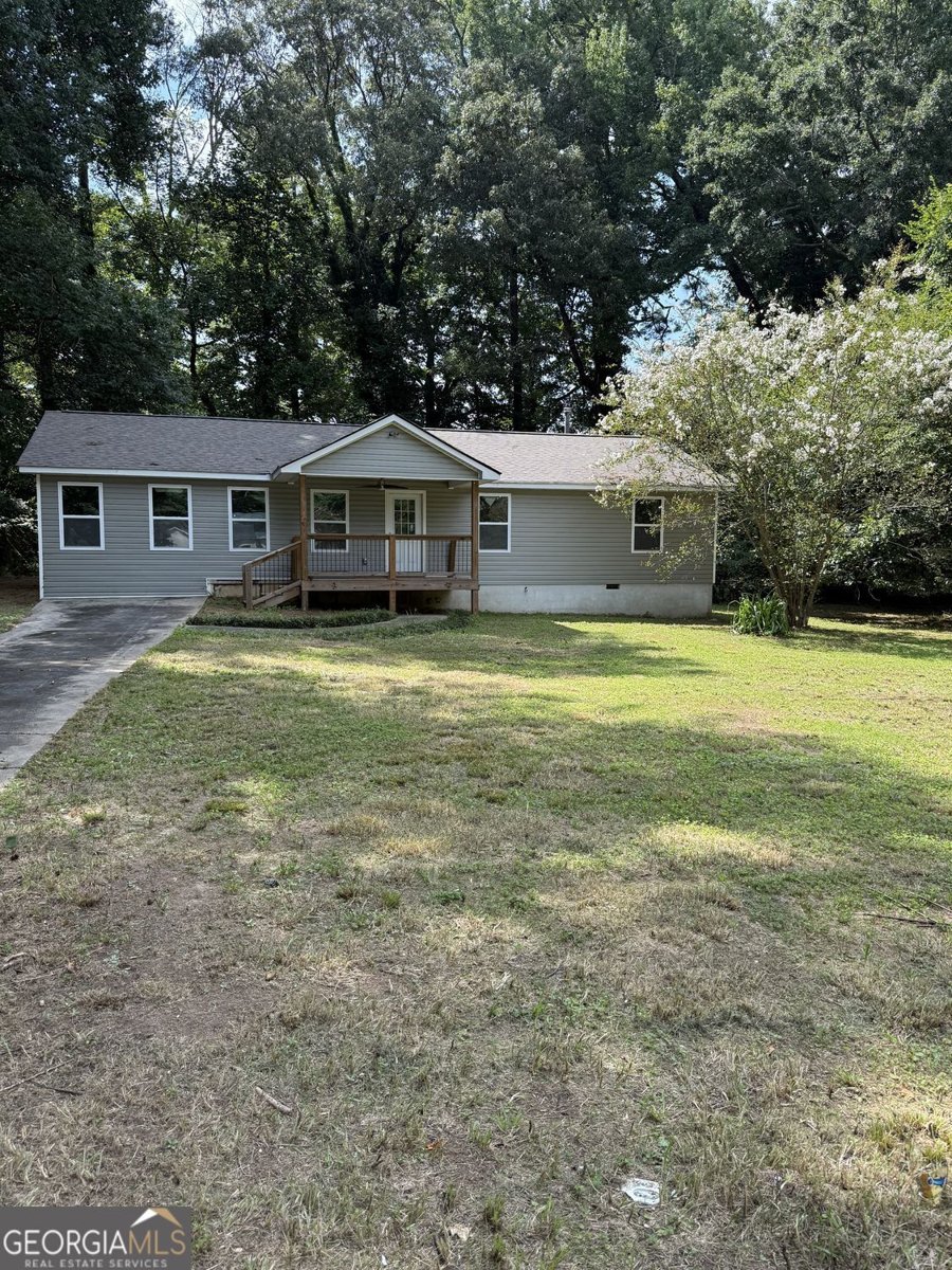 561 Knollwood Drive Stockbridge - main photo