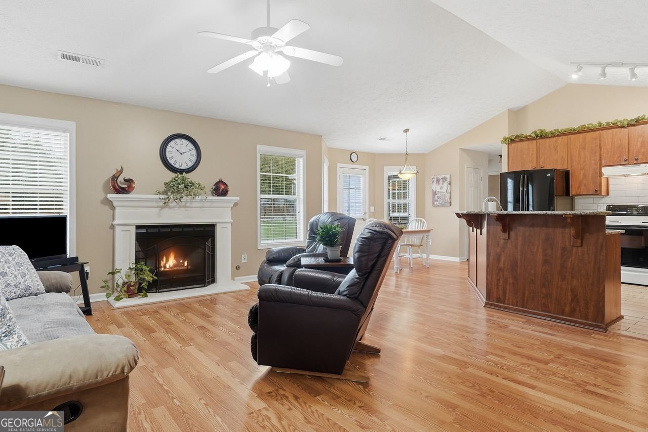8225 Wimbledon Court Gainesville - Photo 10