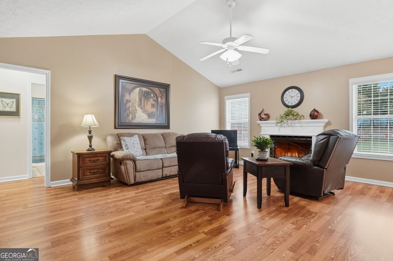 8225 Wimbledon Court Gainesville - Photo 12