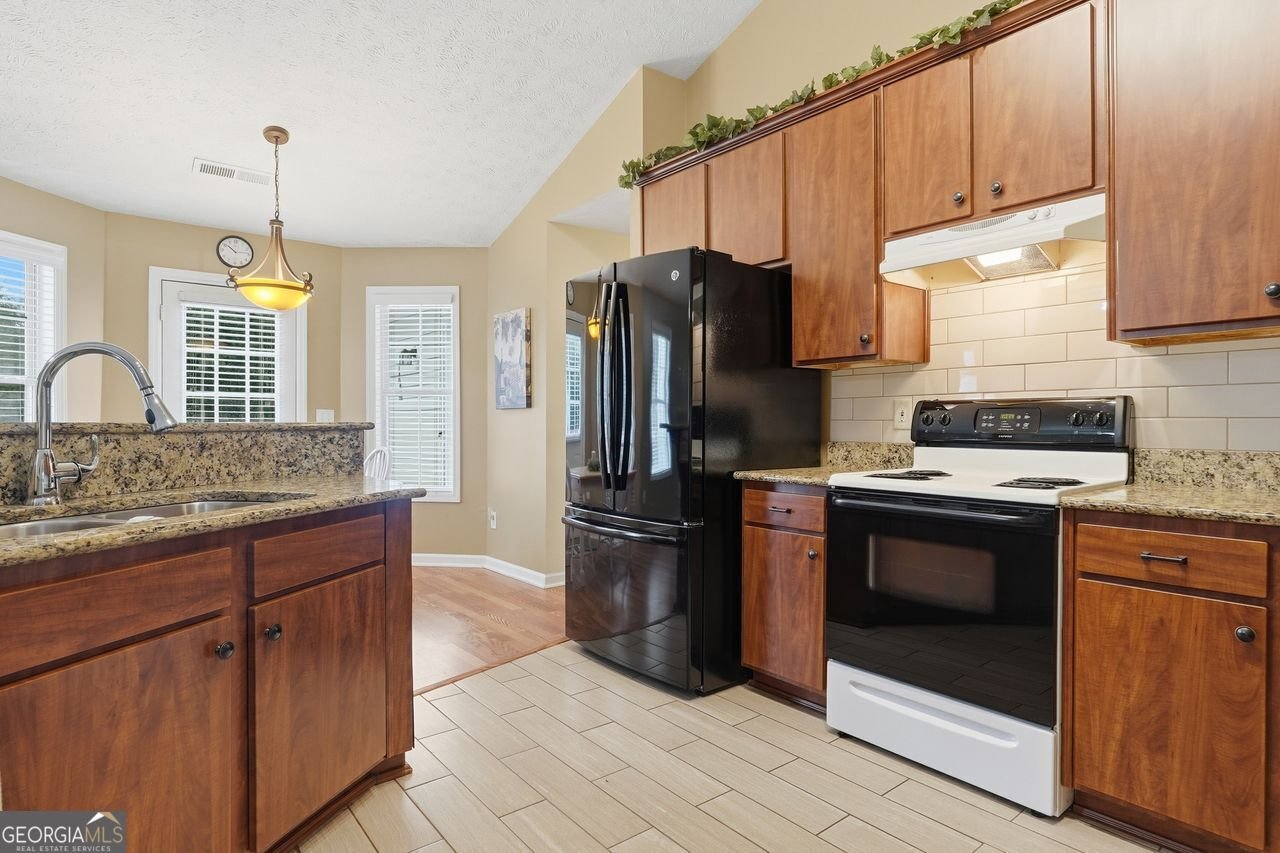 8225 Wimbledon Court Gainesville - Photo 14