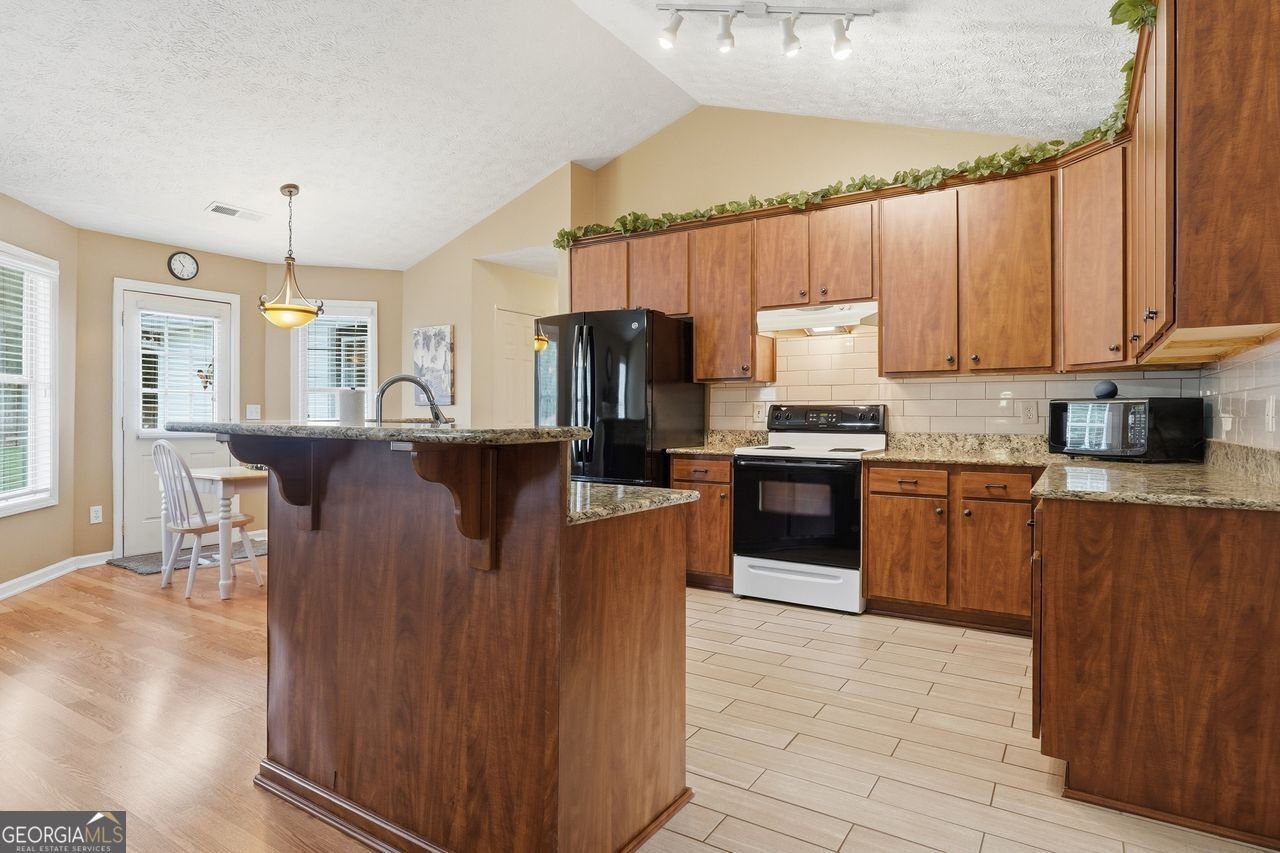 8225 Wimbledon Court Gainesville - Photo 17