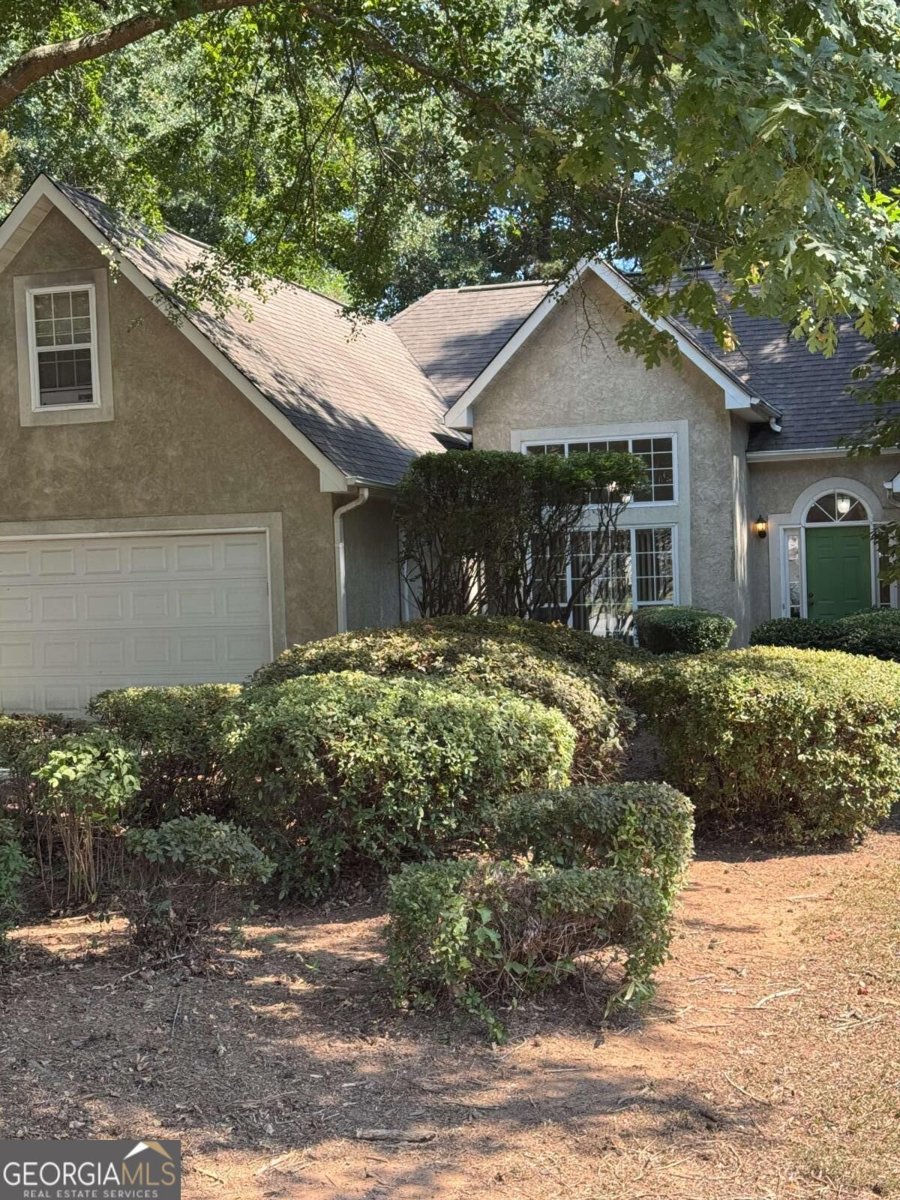 393 Victoria Lane Stockbridge - main photo