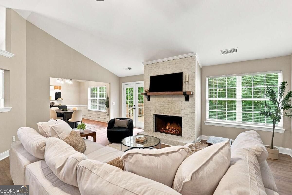 6749 Carriage Walk Lane Flowery Branch - Photo 6