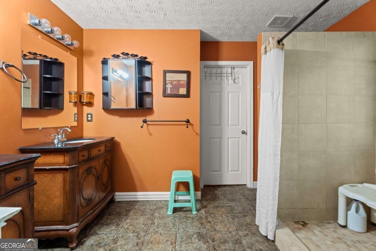 6833 Wynmeadow Drive Stone Mountain - Photo 24