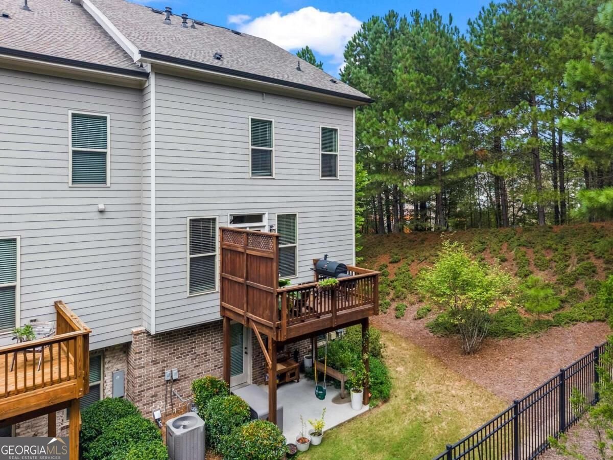 1402 Wisteria Wall Drive Suwanee - Photo 34