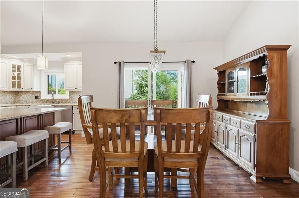 64 Basswood Circle Sandy Springs - Photo 11