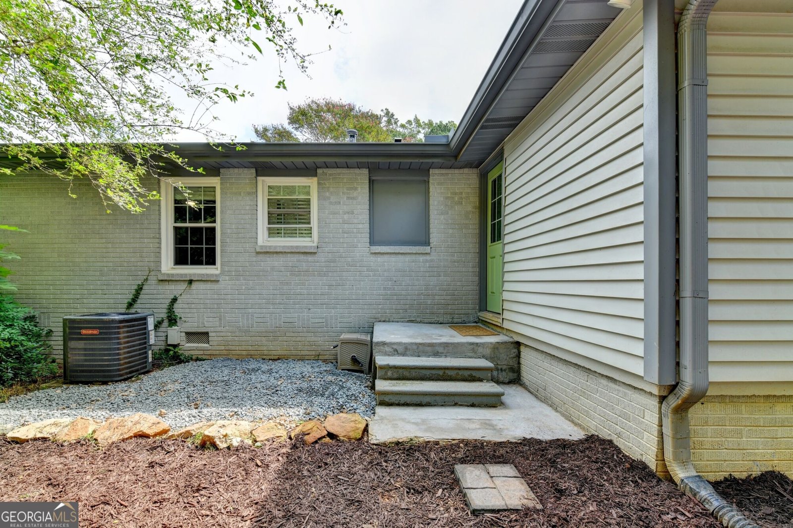 2587 Clark Drive East Point - Photo 32