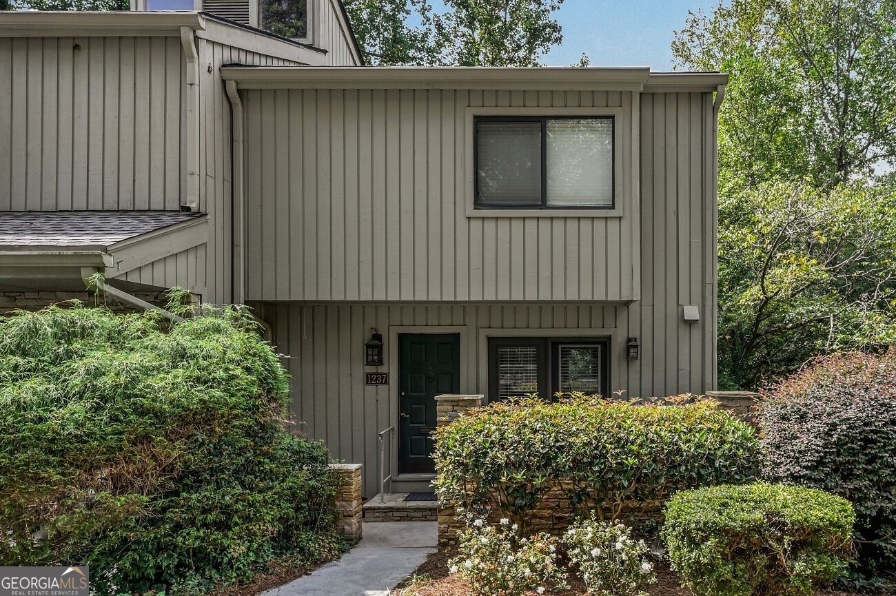 1237 Druid Knoll Drive Brookhaven - main photo