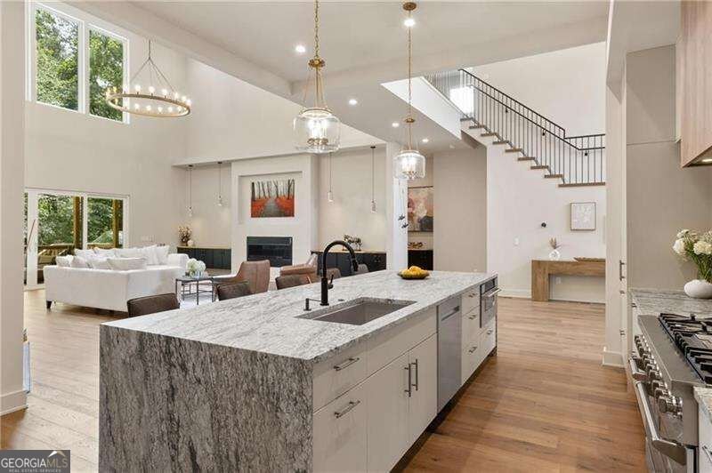 680 Carriage Drive Sandy Springs - Photo 10