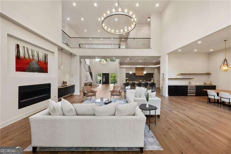 680 Carriage Drive Sandy Springs - Photo 15