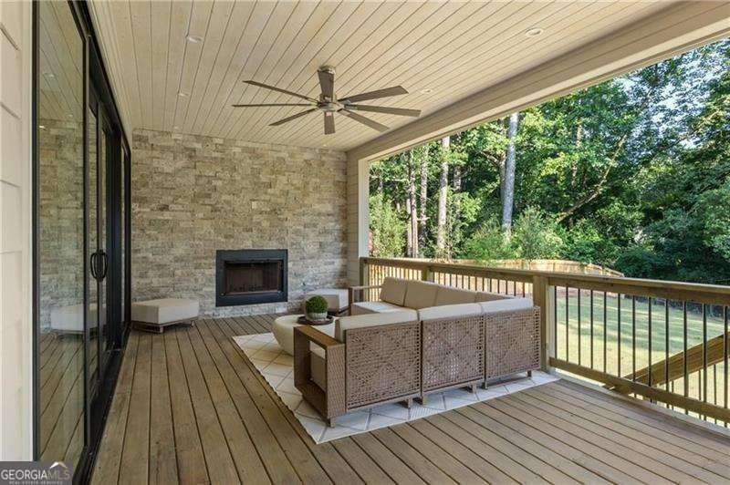 680 Carriage Drive Sandy Springs - Photo 20