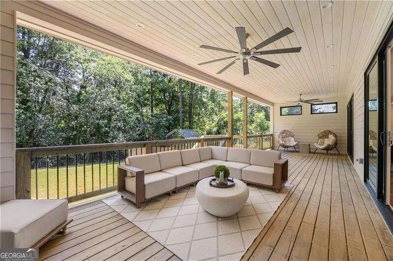 680 Carriage Drive Sandy Springs - Photo 21