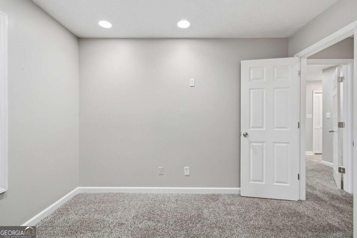 5756 Lake Court Kennesaw - Photo 17