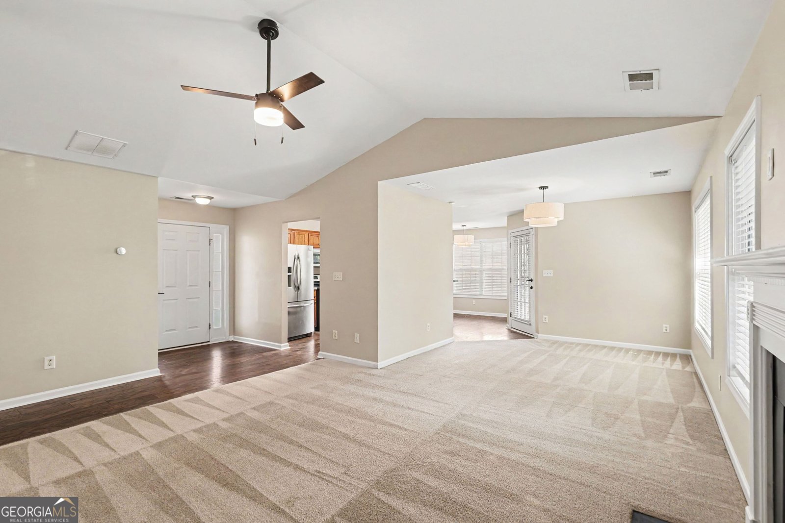 6075 Castlegate Drive Douglasville - Photo 7