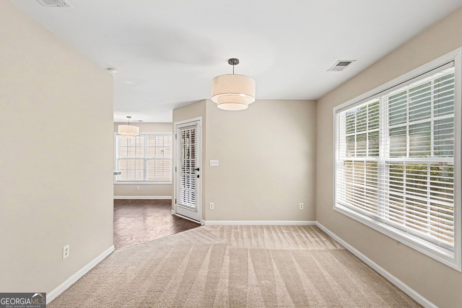 6075 Castlegate Drive Douglasville - Photo 9