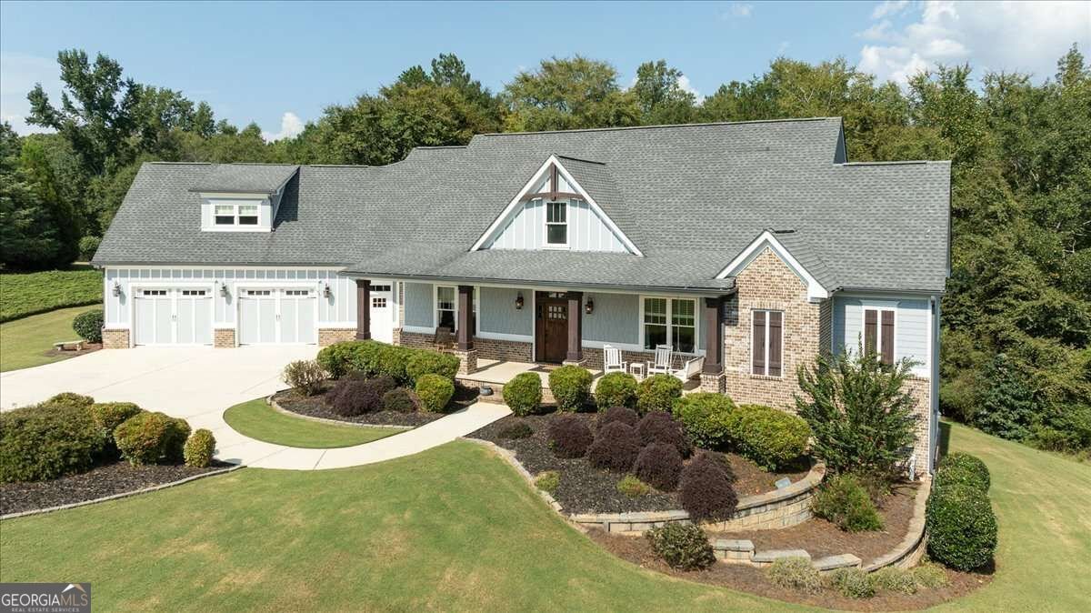 617 Skyland Drive Hoschton - main photo