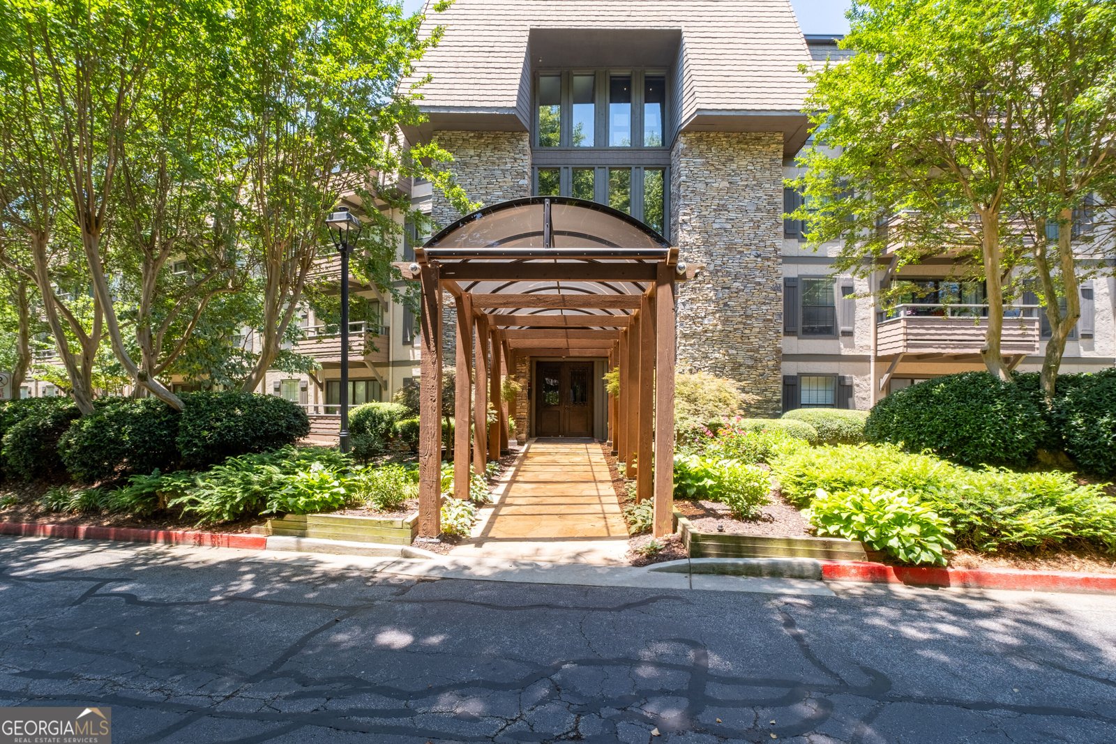 1120 Highland Bluff Drive Atlanta - main photo